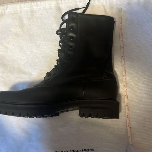 WOMAN by COMMON PROJECTS lace up black boot - Picture 16 of 16